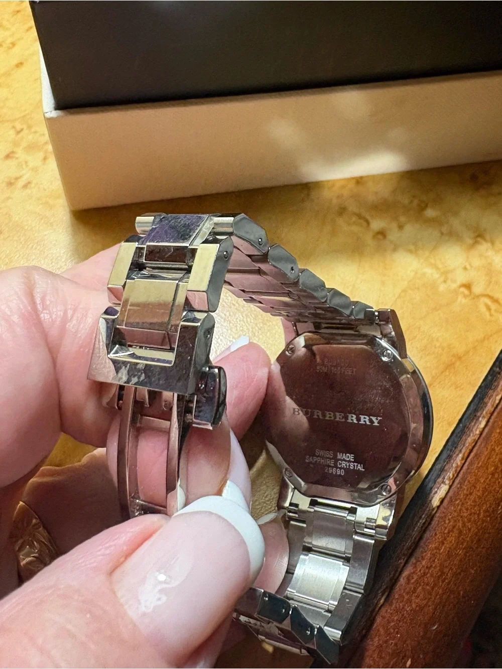 Mens Burberry Watch Swiss made.Sapphire crystal.New box papers extra link Unisex